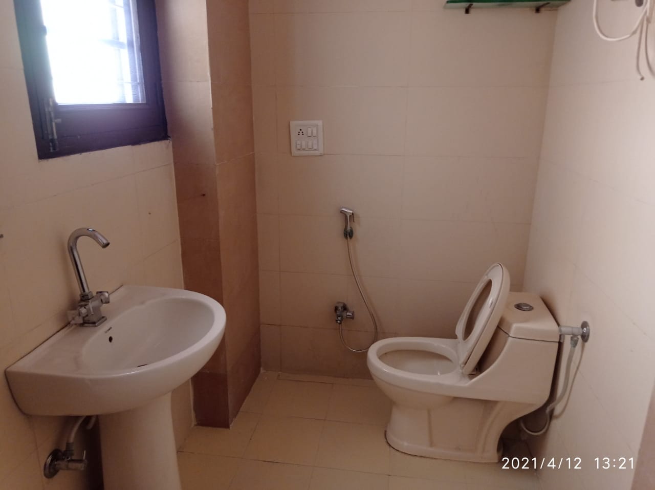 3 BHK Semi Furnished Flat for Rent Near Vivek Vihar Metro-Vivek Vihar Metro Station-Jaipur